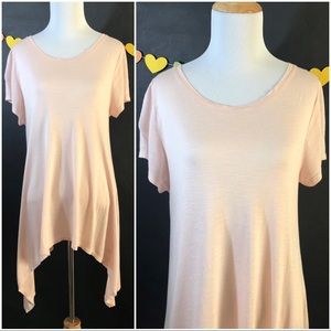 TWO BY VINCE CAMUTO SHARKBITE-HEM TUNIC Blush pink